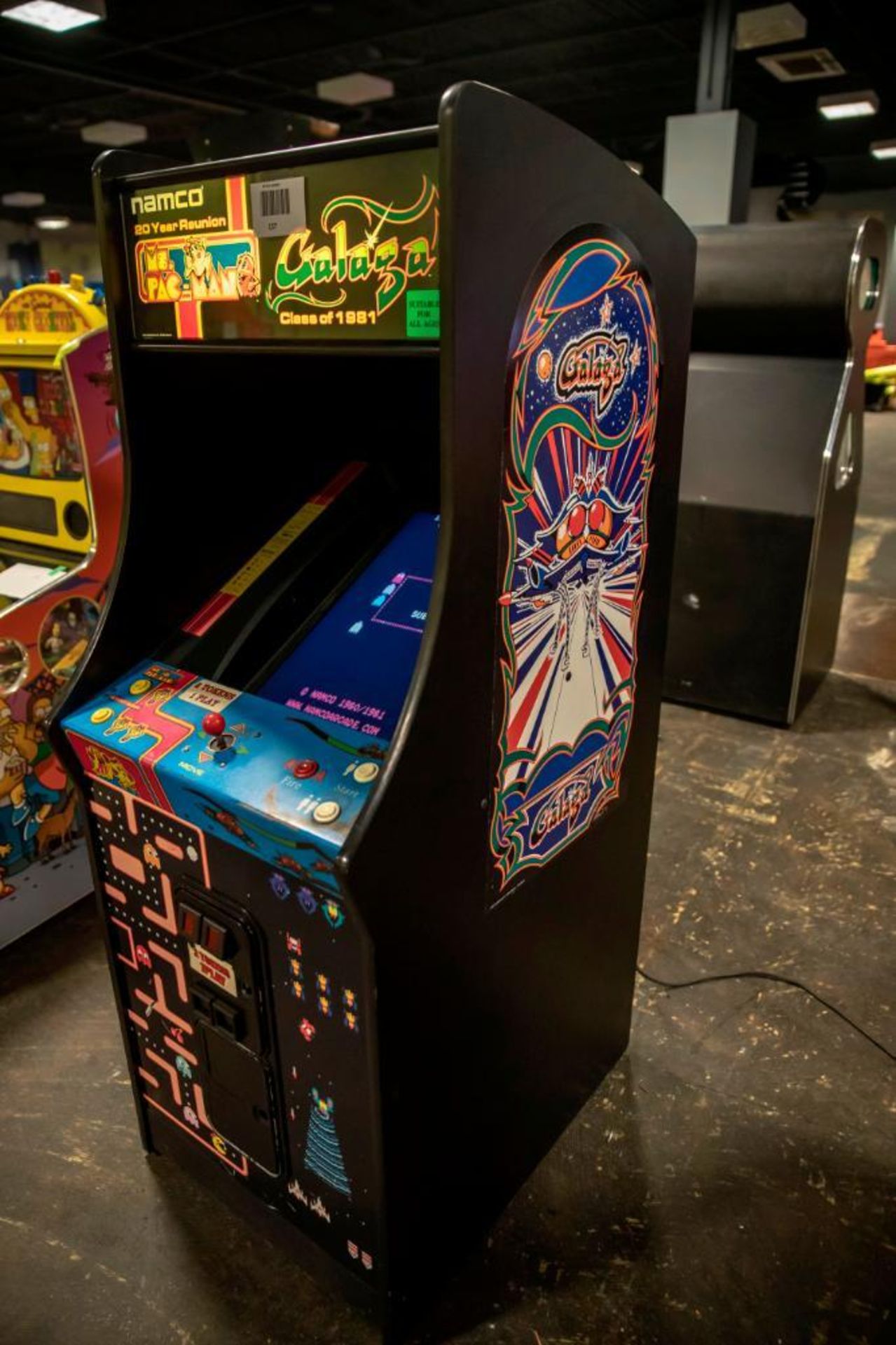 Ms Pac-Man / Galaga - Functional. Used, shows commercial use. See pictures. - Image 2 of 2
