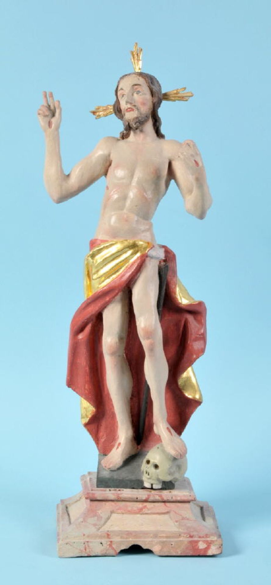 AuferstehungschristusHolz, farbig gefasst (sekundär), teilw. vergoldet, auf Sockel, H= 55 cm, 19.