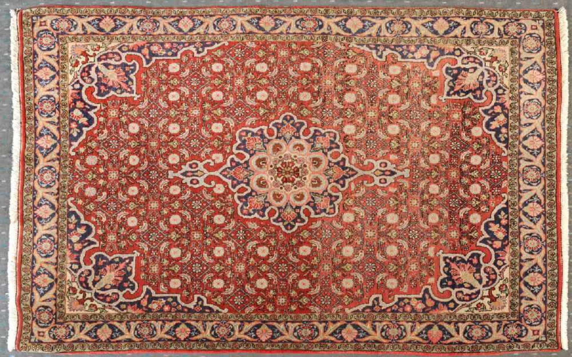 Herati-Bidjar, Persien, 112 x 160 cmälter, Wolle, feine Knüpfung, rotgrundig, mehrfarb. Mittelstück,