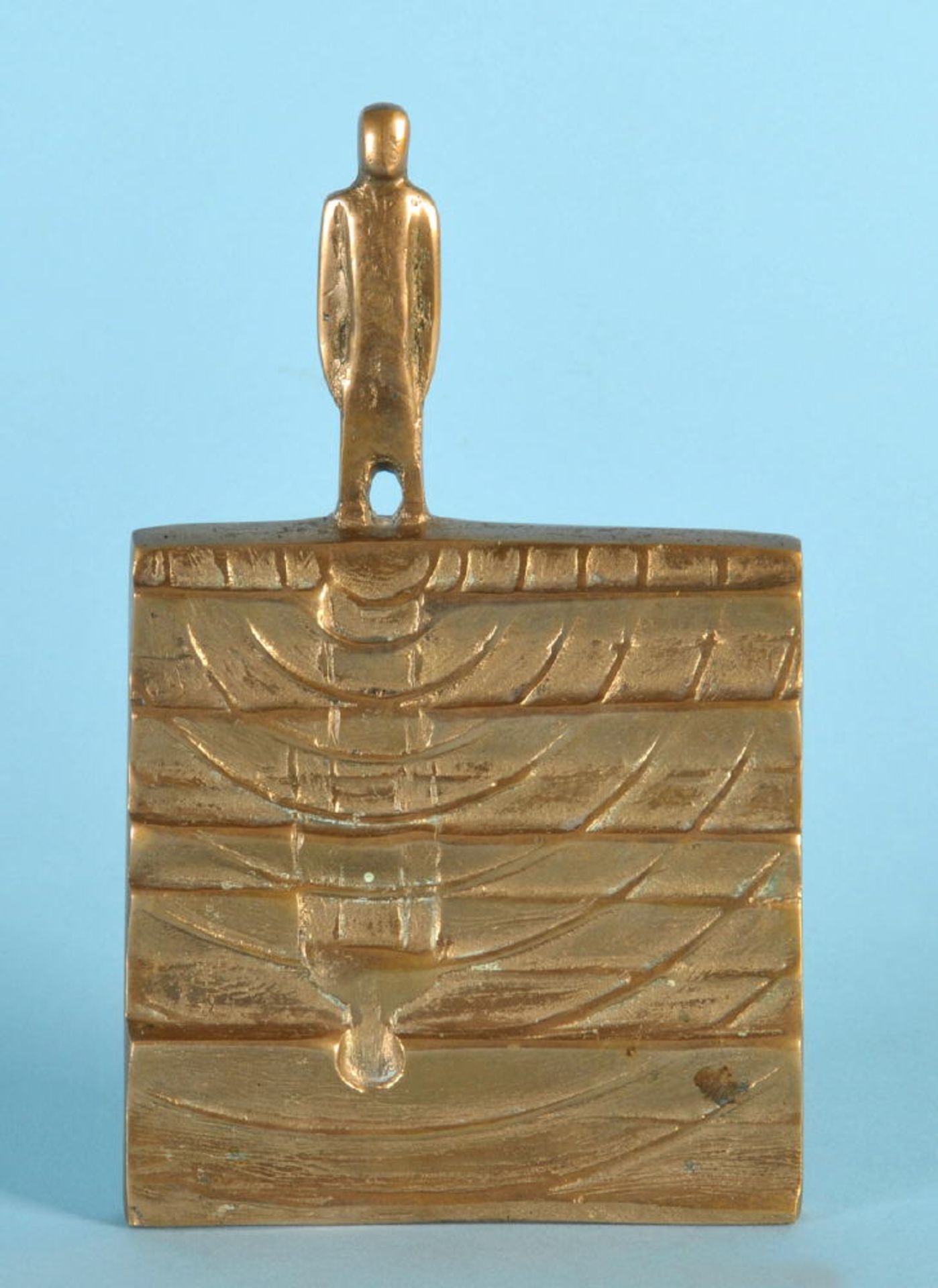 Brandl, Hermann, 1946 GrünlasBronzeskulptur, H= 18 cm, " Stehender Mann am Wasser mit Spiegelbild ",