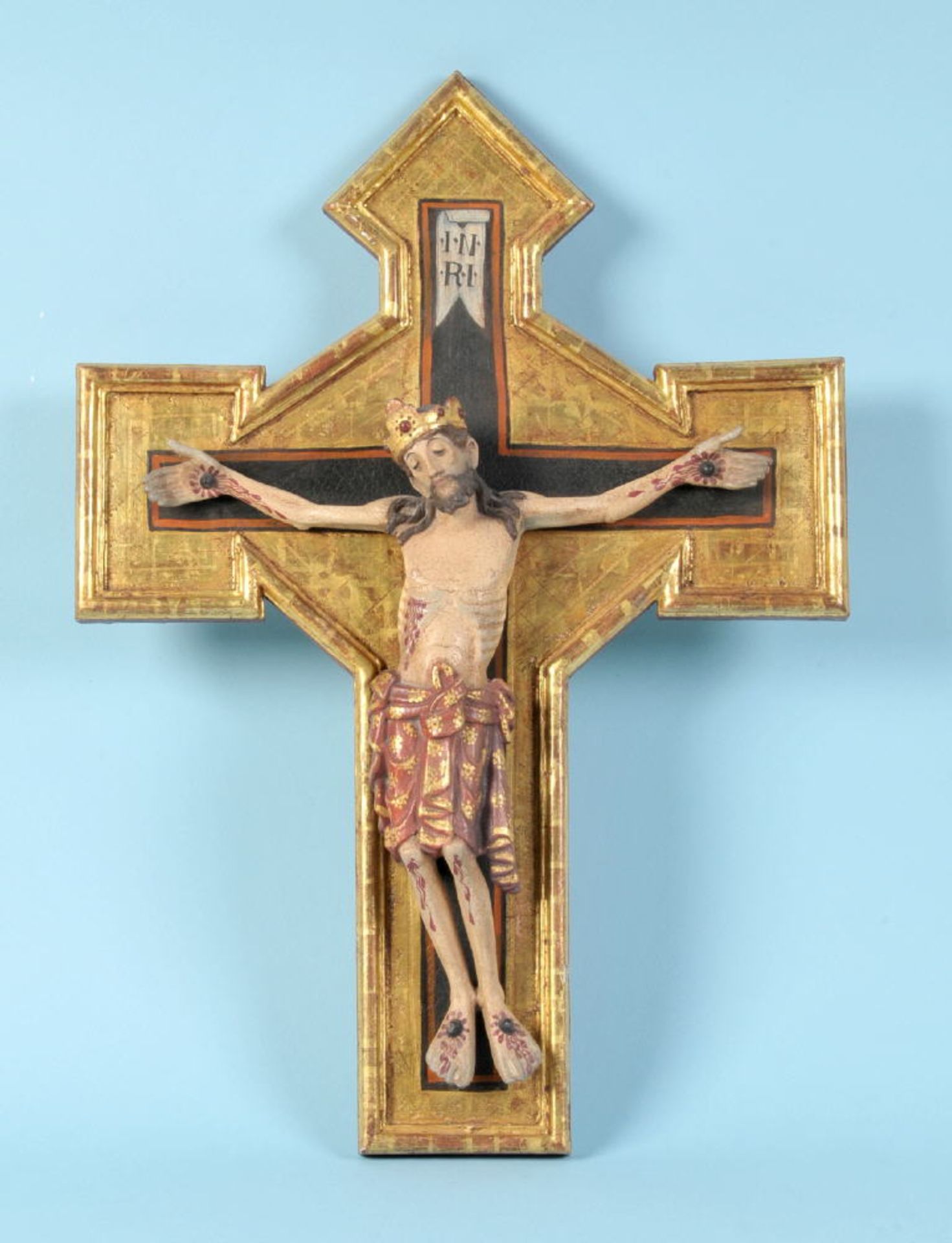 Christus-Korpus mit KreuzHolz, farbig gefasst, teilw. vergoldet, H= 46,5 cm, im romanischen Stil