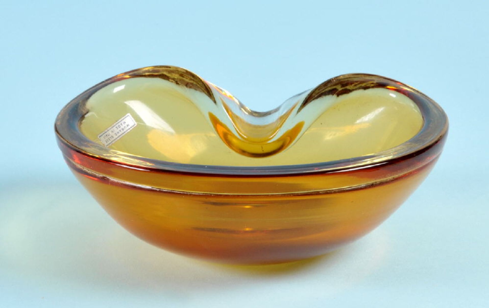 Aschenbecher "Murano"farbloses Glas, bernsteinfarbener Überfang, geschw. Form, 6 x 16,5 x 13,5 cm