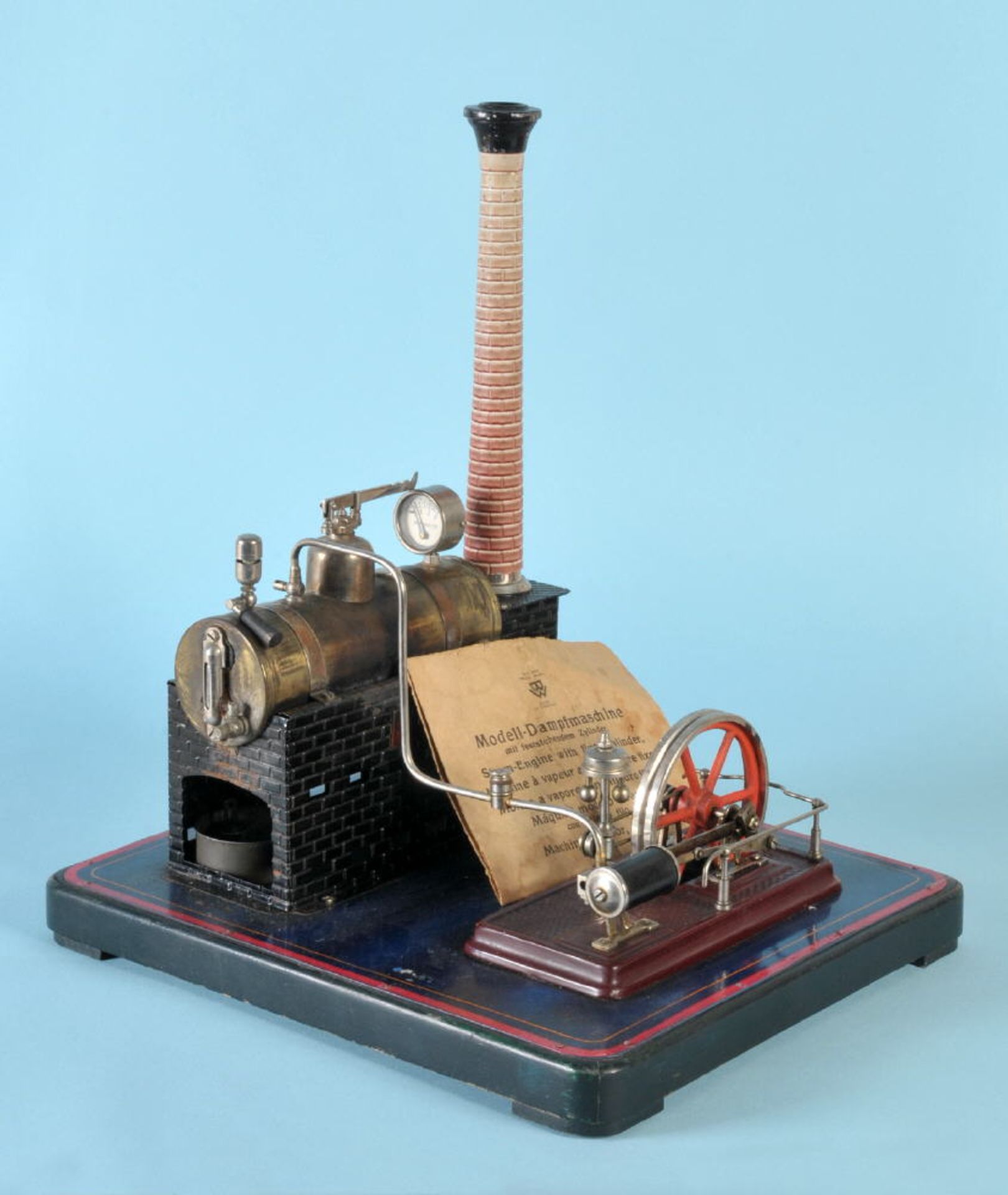 Bing - DampfmaschineMetall, auf Sockelplatte Holz, 35,5 x 31 x 27 cm, mit Bedienungsanleitung