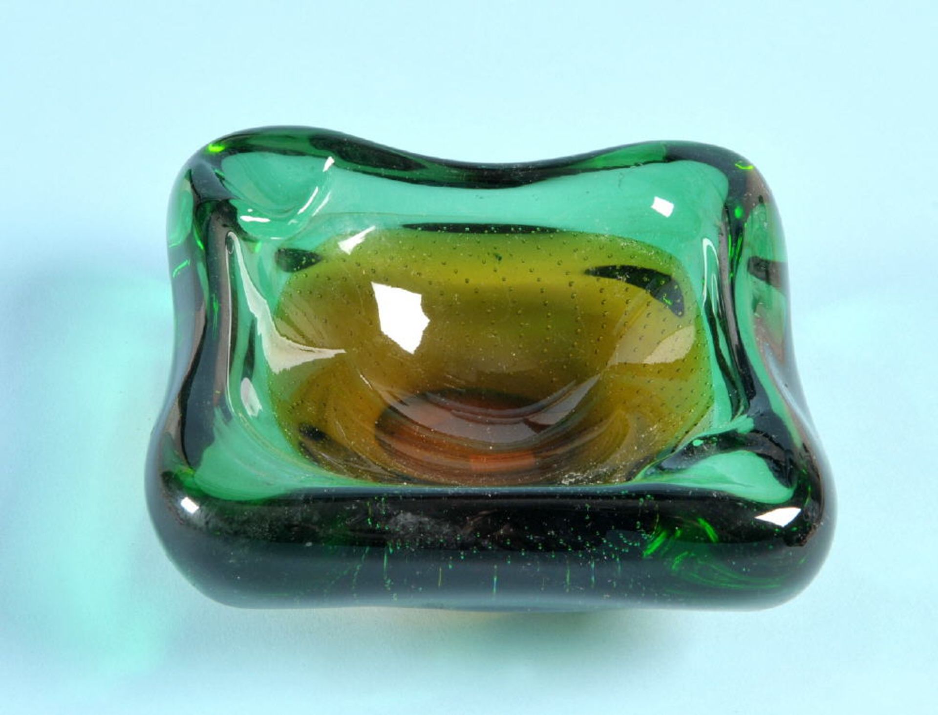 Aschenbecher "Murano"farbloses Glas, grüner/bernsteinfarbener Überfang, eingeschlossenes