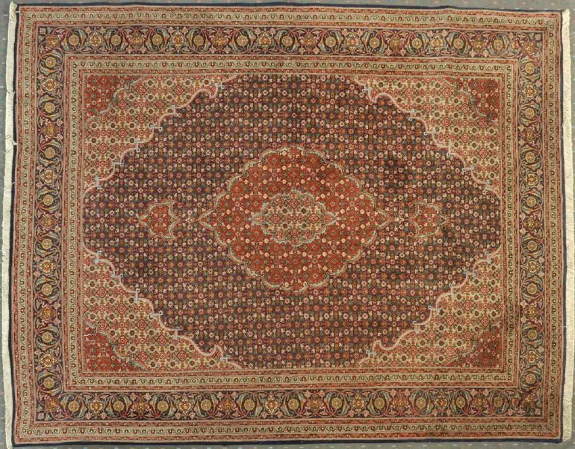 Kork-Mahi-Täbris, Persien, 152 x 203 cmälter, Korkwolle, sehr feine Knüpfung, dunkelblaugrundig,