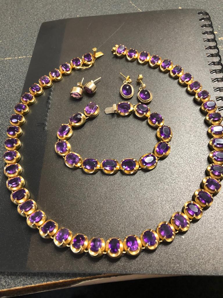 18kt gold and amethyst necklace, bracelet and earring set. Roughly 80g of gold in total.