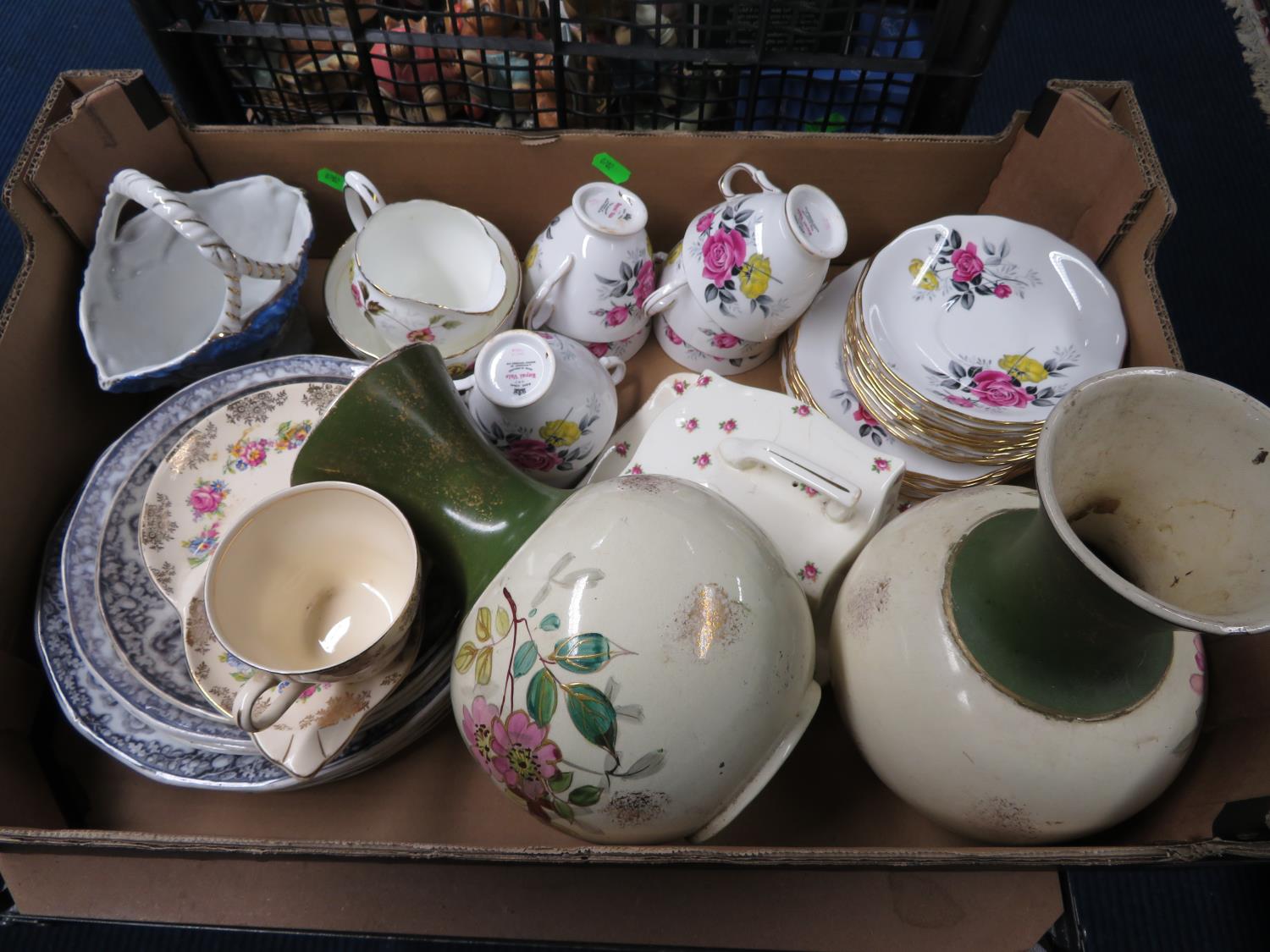 Royal Vale tea set and other misc china