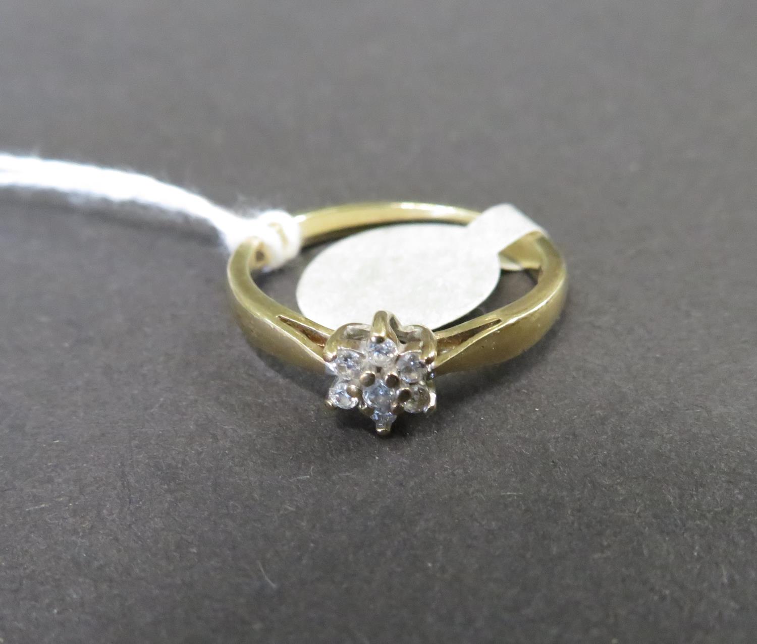 9ct ring with diamond chippings