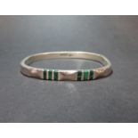 Solid silver Mexican bangle set with malachite stones stamped 'mexico 950'. 19g