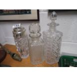 2x decanters and cocktail shaker