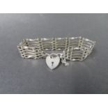 Lady's solid silver 5 bar gate bracelet, fully hallmarked London 1997. Weight 18g