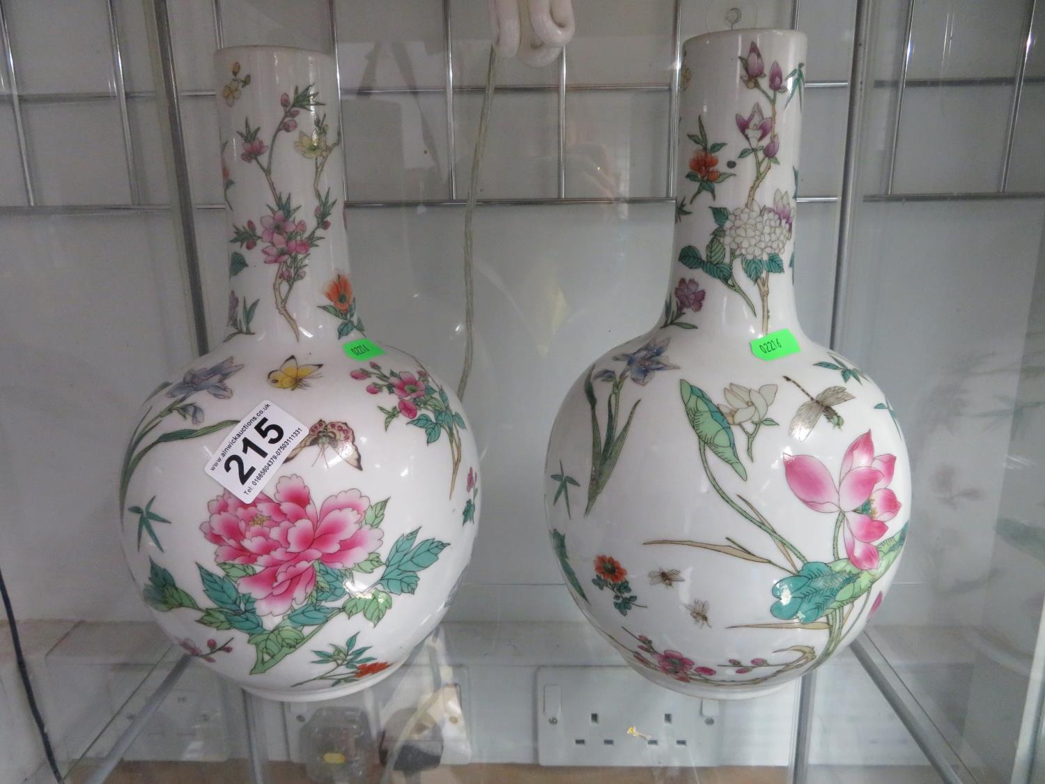2x Japanese/Chinese vases with dragonflies - perfect condition