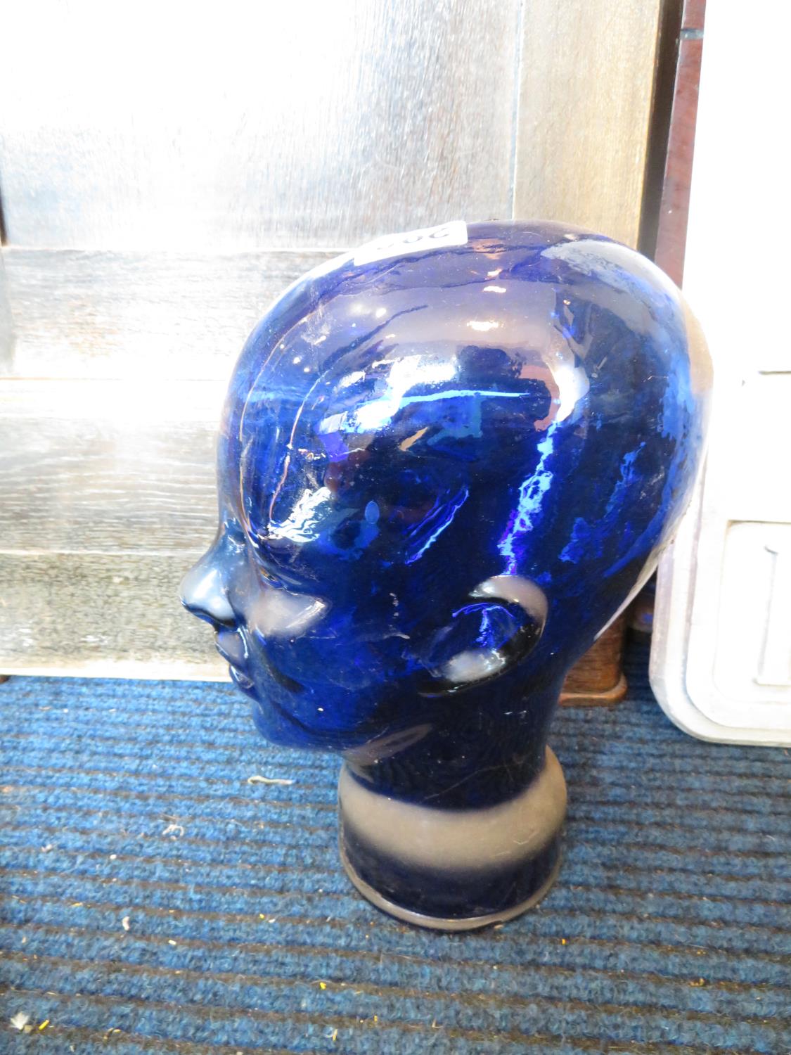 Blue glass head - Bild 2 aus 3