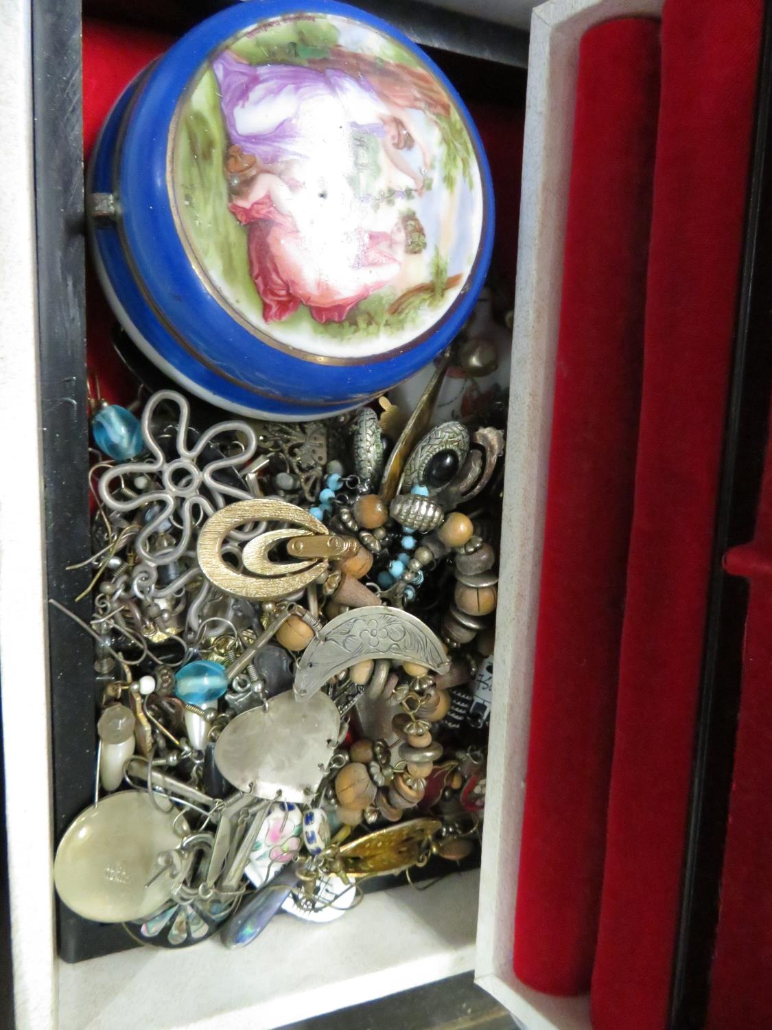 Jewellery box with costume jewellery contents