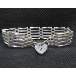 Vintage silver 5 bar gate bracelet with padlock chain HM London 1978 16g