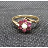 9ct and opal flower ring 1.7grams