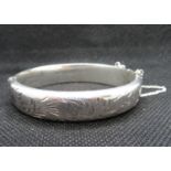 Vintage silver bangle engraved to front HM 1975 18.5grams