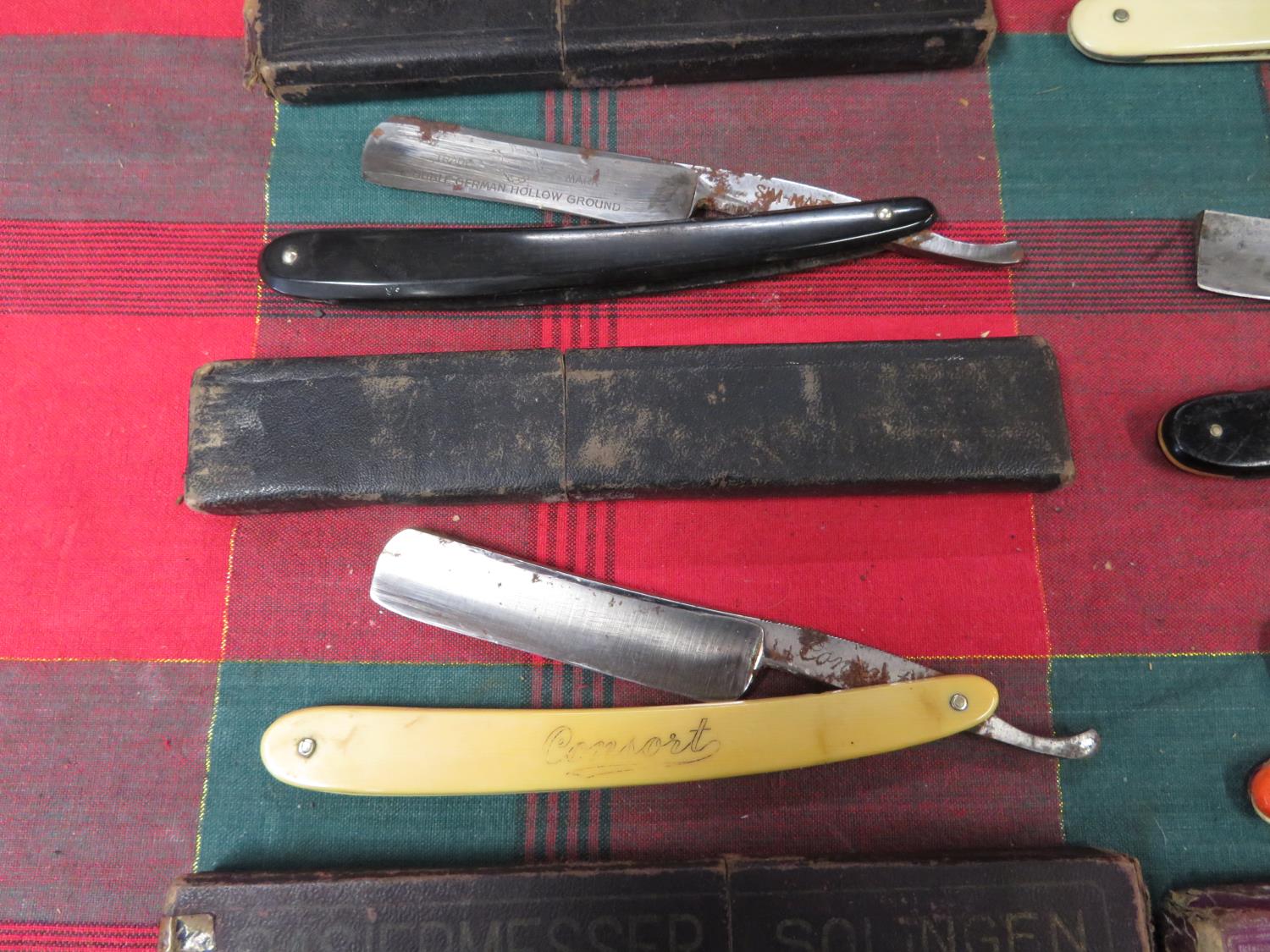 Collection of 6 cut throat razors - some with etched blades - Bild 4 aus 7