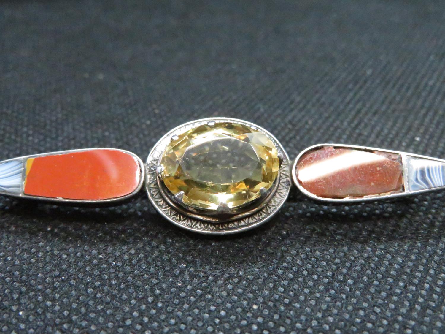 Antique silver agate brooch set with central Cairngorm stone Birmingham 1926 - Image 2 of 2