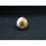 9ct rose gold with shell insert ring 3.2grams