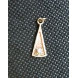 HM 9ct triangle pendant with diamond insert 7grams