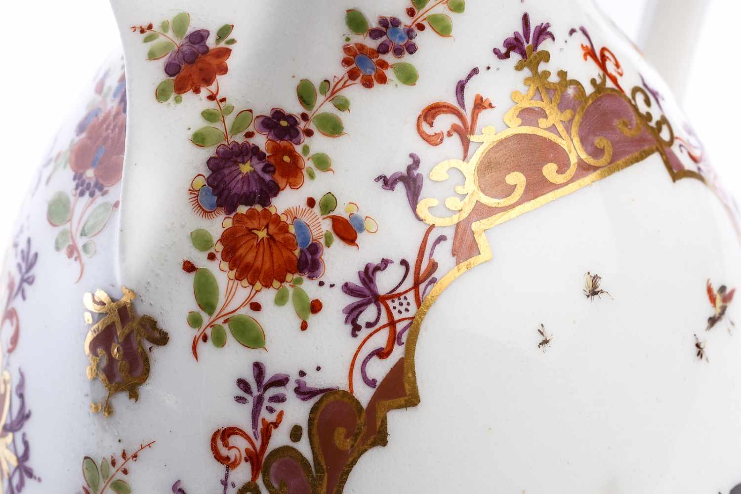 Kaffeekanne, Meissen 1725/30Kaffeekanne, Meissen 1725/30, birnförmig, auf rundem, eingeschnürtem - Image 3 of 4