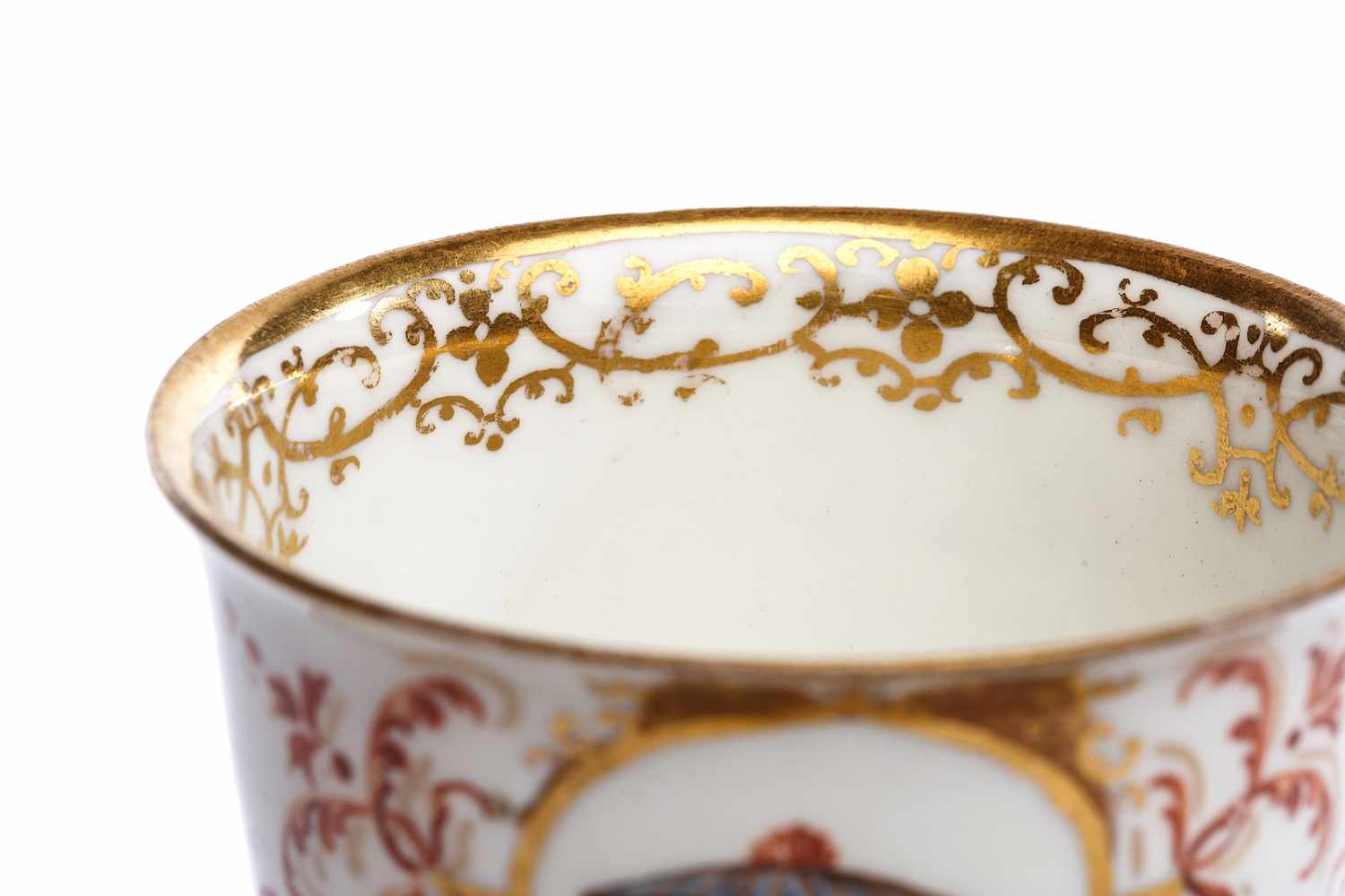 Becher mit Unterschale, Meissen 1726Becher mit Unterschale, Meissen 1726, beide Teile mit breiten - Image 3 of 3