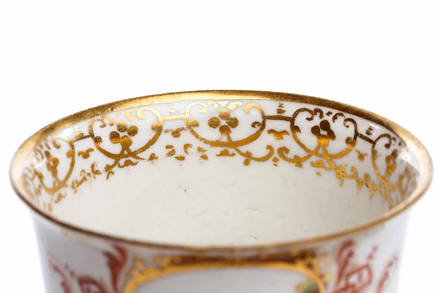 Becher mit Unterschale, Meissen 1723Becher mit Unterschale, Meissen 1723, beide Teile mit breiten - Image 3 of 4