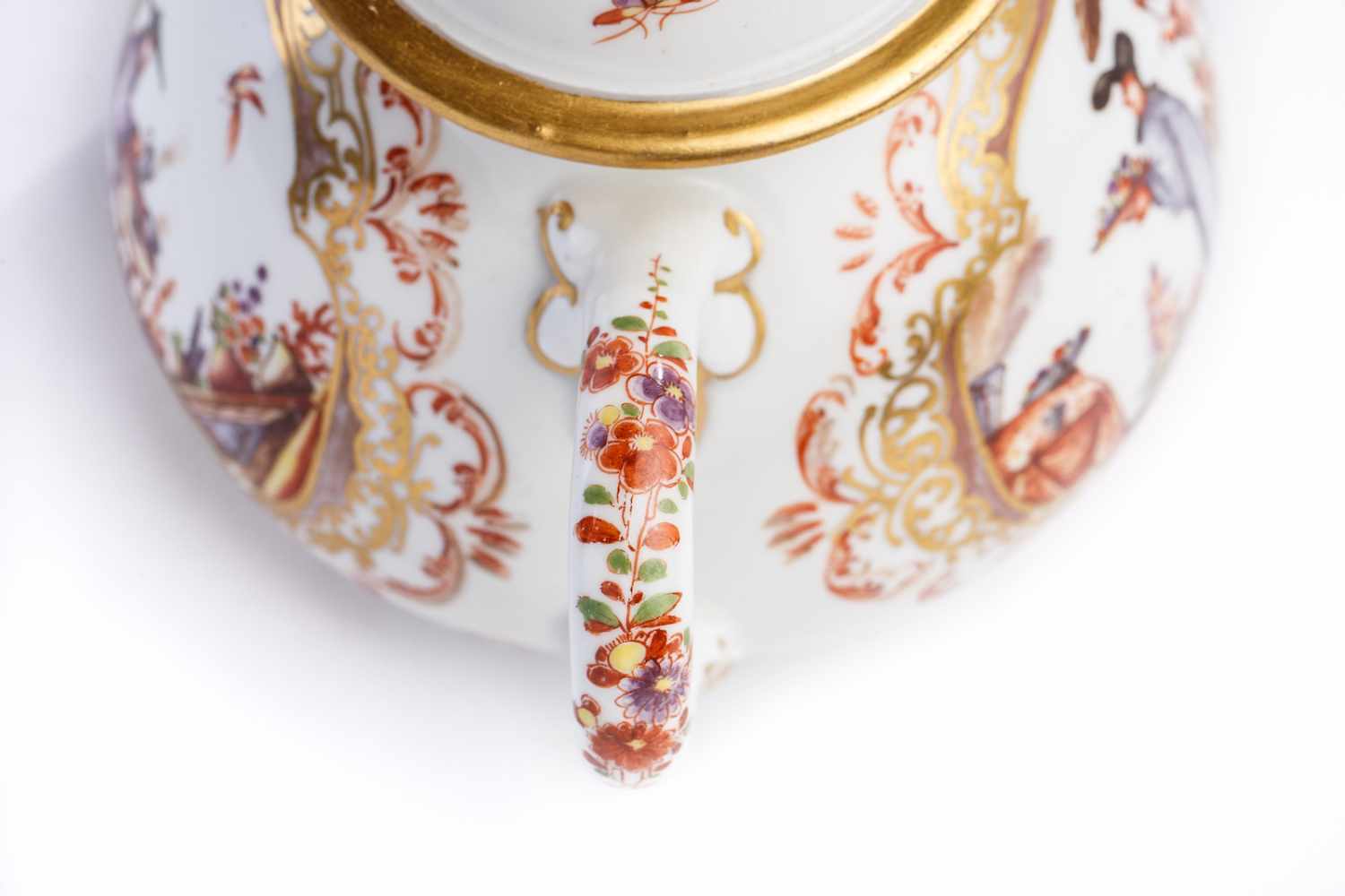 Teekanne, Meissen 1723/24Teekanne, Meissen 1723/24, Böttgerporzellan, balusterförmig, mit Ohrhenkel - Image 4 of 4