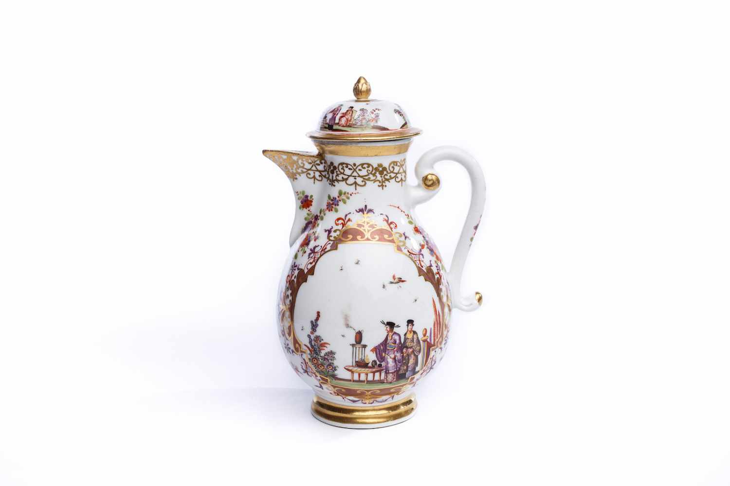 Kaffeekanne, Meissen 1725/30Kaffeekanne, Meissen 1725/30, birnförmig, auf rundem, eingeschnürtem