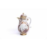Kaffeekanne, Meissen 1725/30Kaffeekanne, Meissen 1725/30, birnförmig, auf rundem, eingeschnürtem