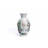 Seltene Vase, Meissen 1720Seltene Vase mit Weinreben, Meissen 1720, birnförmig nach unten