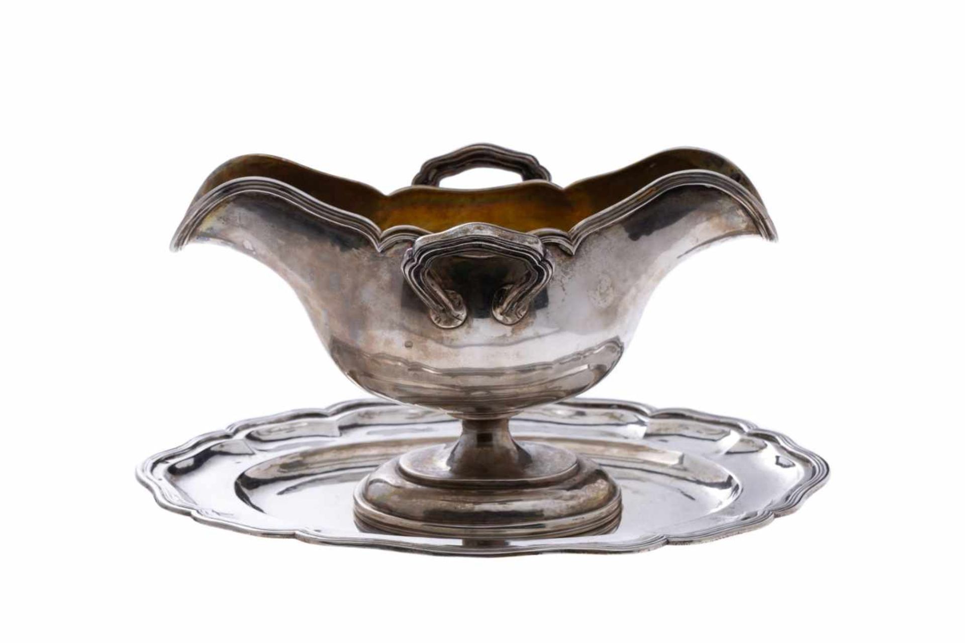 Gravy Boat Silver gravy boat 800/000 fine, with plate height 12.5 cm width 14cm length 223cm,