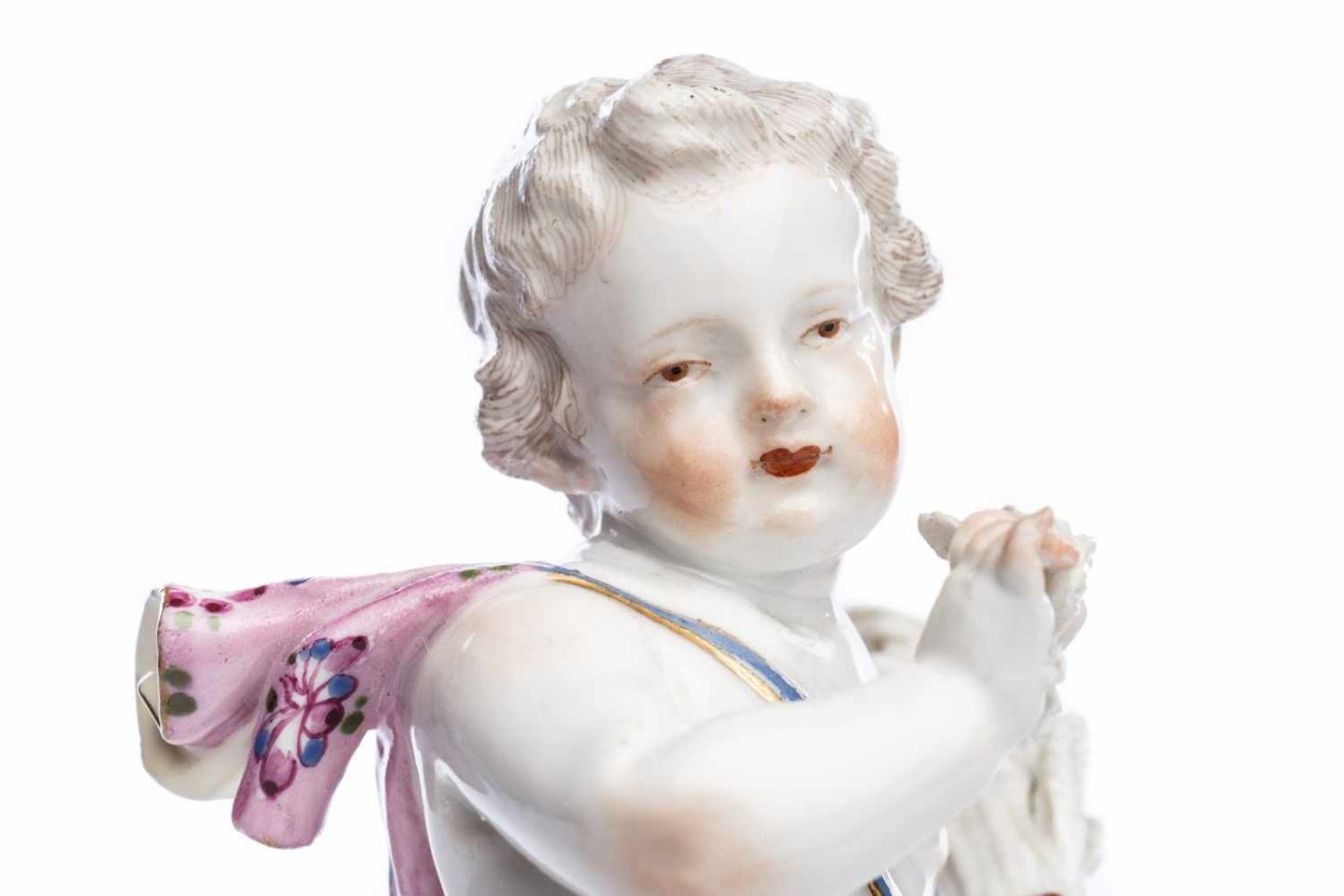 Porzellanfigur "Knabe mit Ähren", Meissen 1750Porzellanfigur "Knabe mit Ähren", Meissen 1750, - Bild 3 aus 4