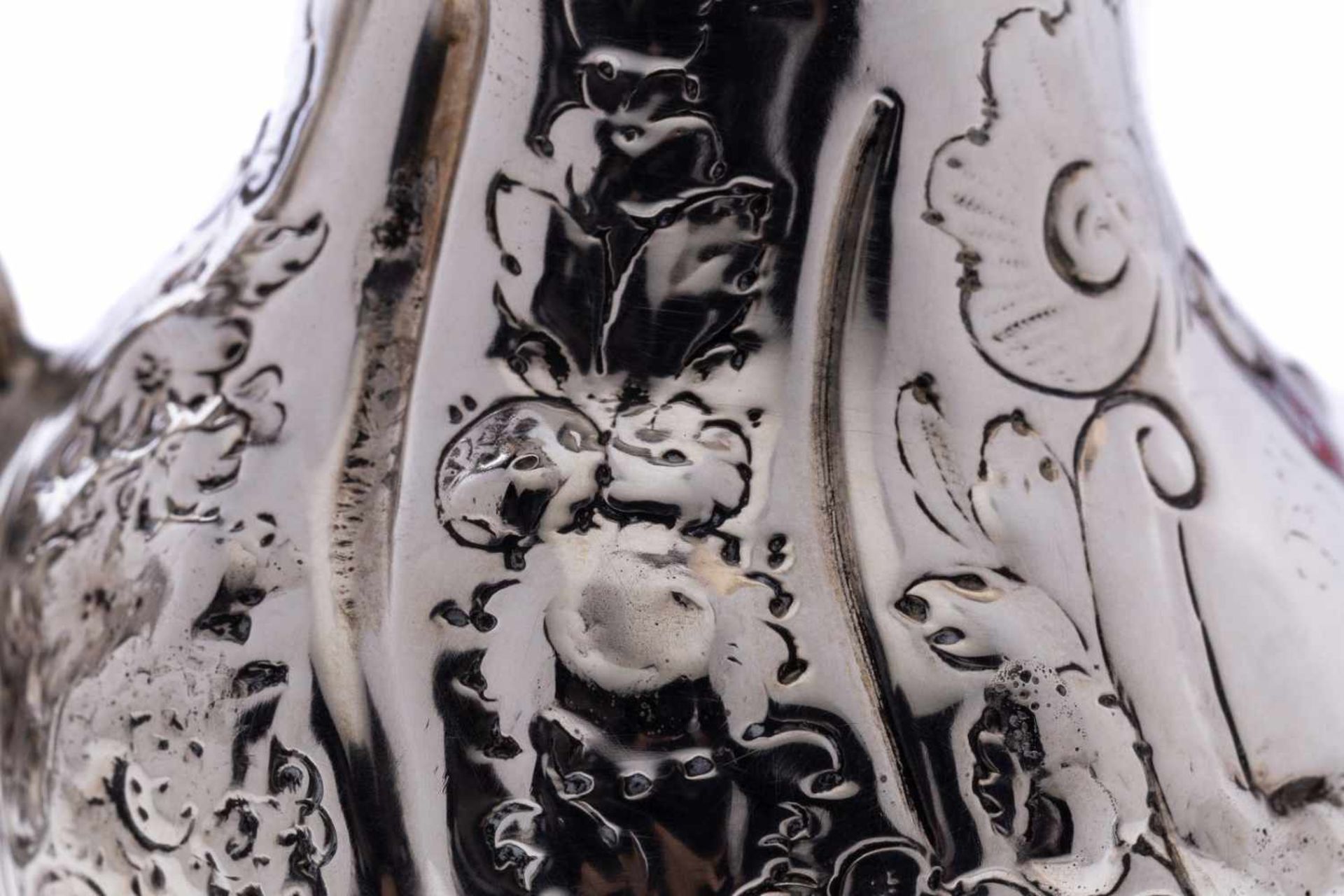 SahnekännchenEin Konvolut aus zwei silbernen Sahnekännchen, Ein silbernes Sahnekännchen 800/000 - Bild 5 aus 5