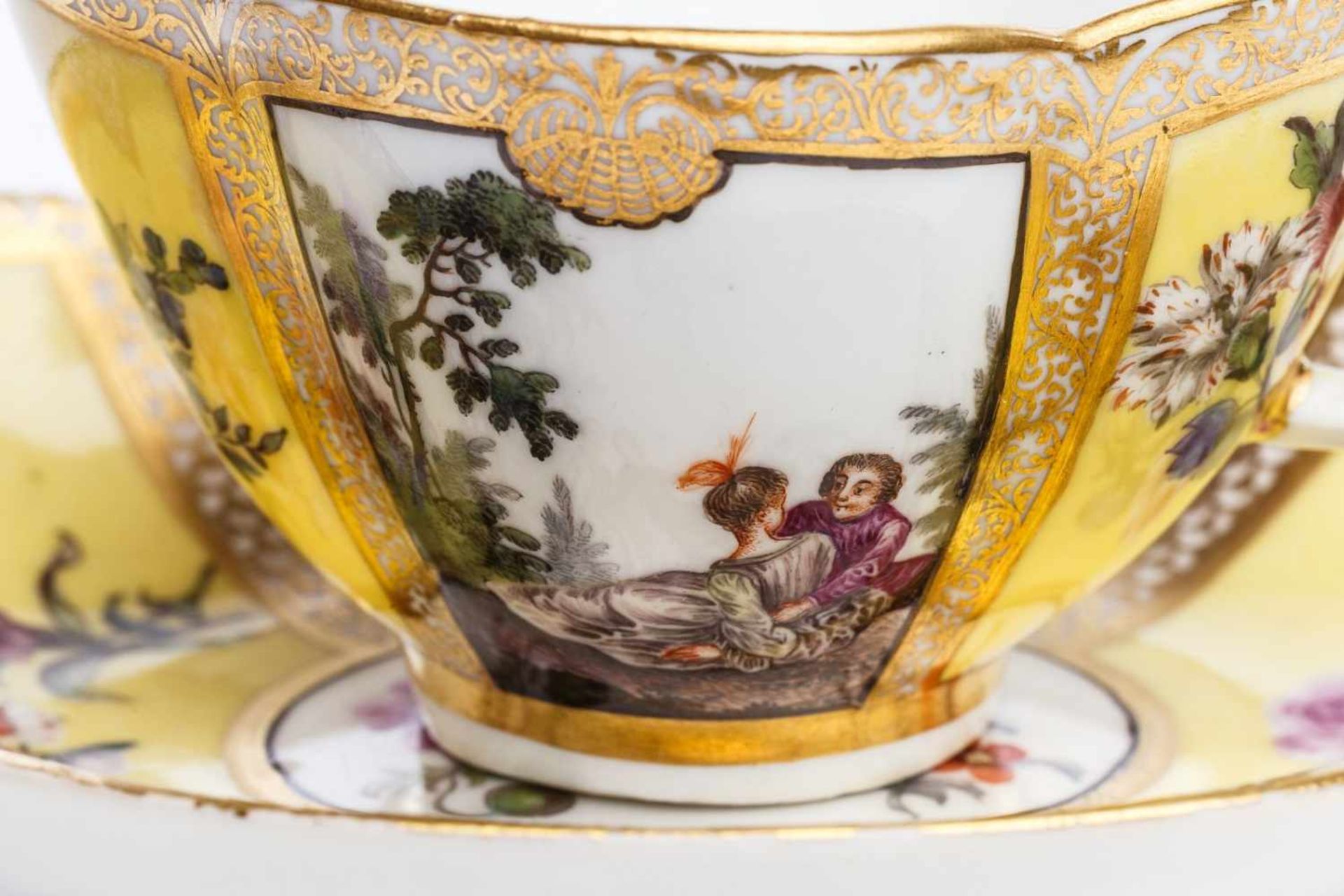 Ziertasse mit Untertasse "Watteau", Meissen 1745Ziertasse mit Untertasse "Watteau", Meissen 1745, - Bild 5 aus 5