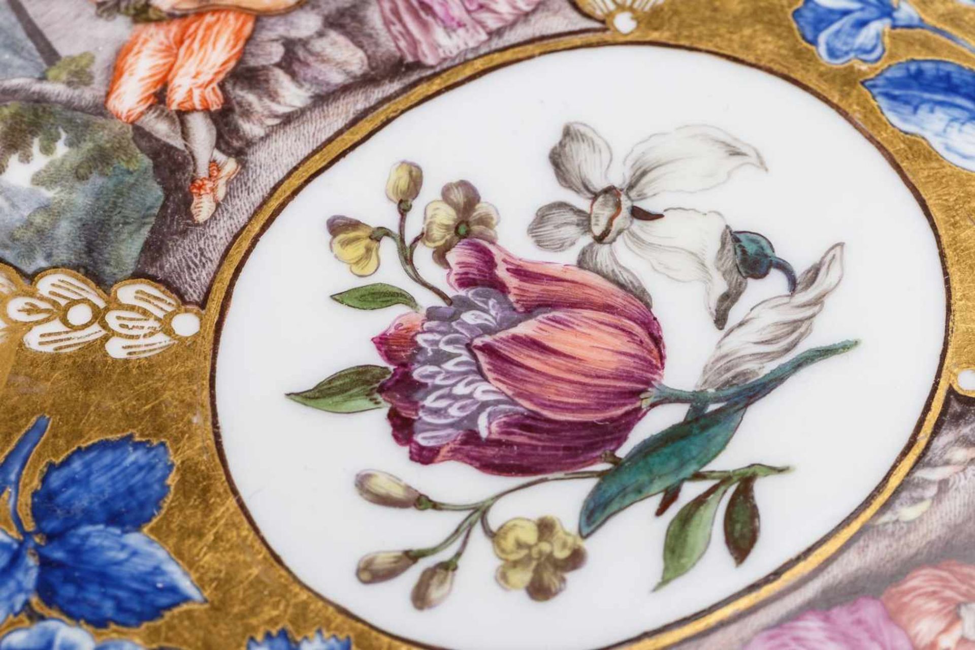 Zierschale, Meissen 1740Zierschale, Meissen 1740, mit Blumen, leicht ovale Form, im vertieften - Bild 2 aus 5