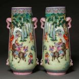 Importante pareja de jarrones en porcelana china familia rosa. Trabajo Chino, Siglo XXPresentan