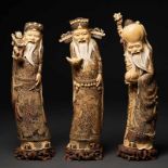 "Sabios de la Antigüedad" Conjunto de tres figuras chinas en marfil tallado. Trabajo Chino,