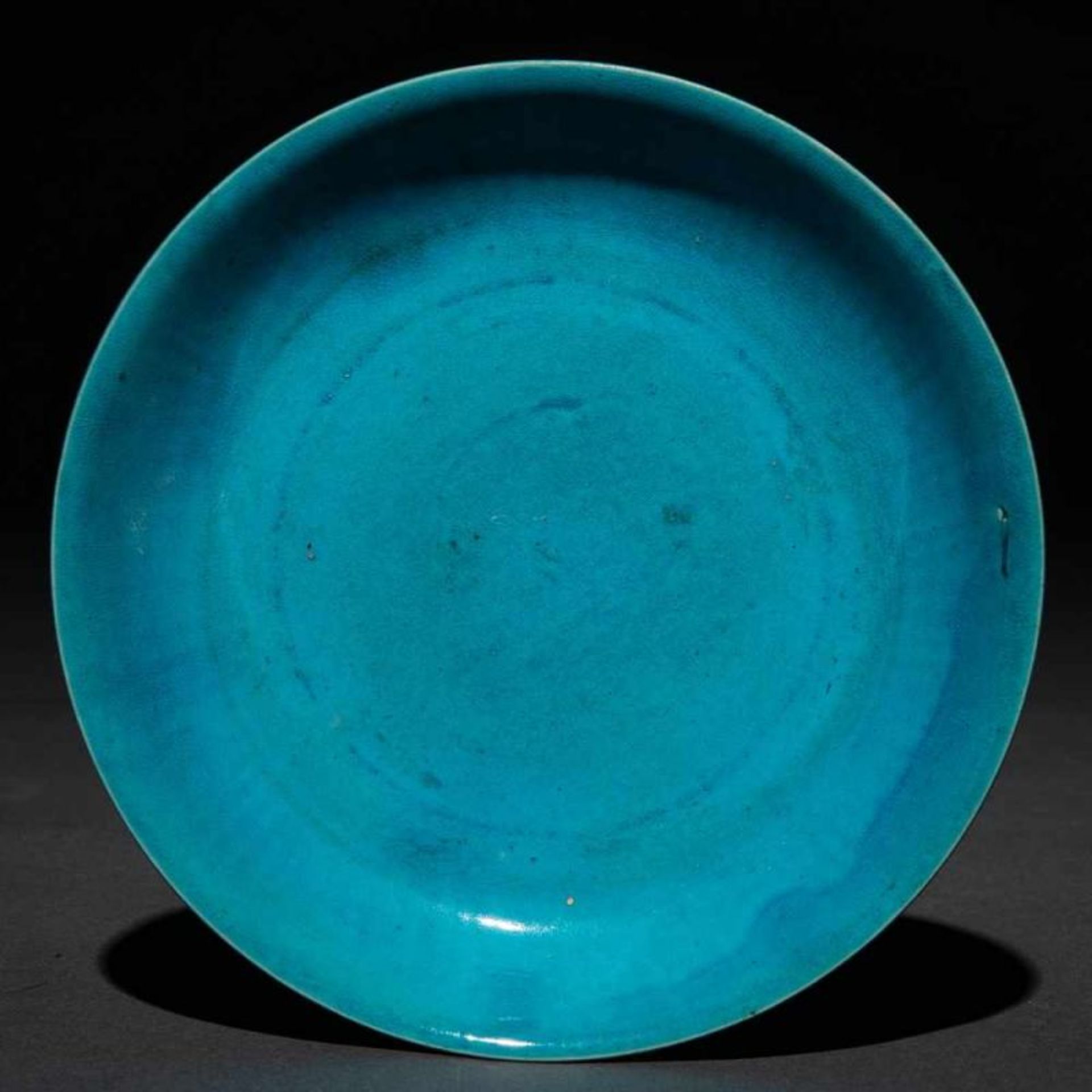 Plato en porcelana china color azul. Trabajo Chino, Siglo XIXBuen estado de conservación.3,5 x 20,