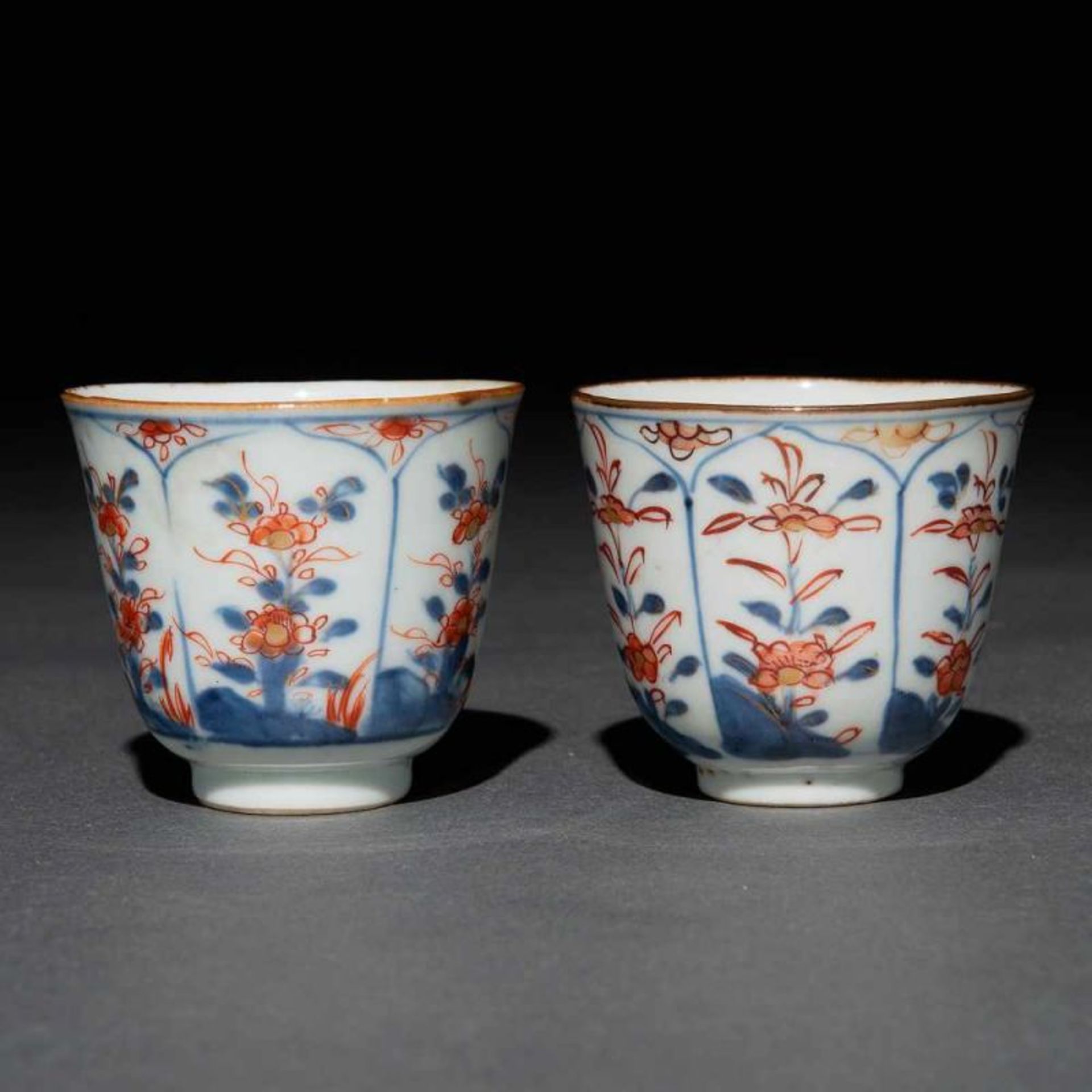 Pareja de tazitas en porcelana china. Trabajo Chino, Siglo XVIIIDecorado con motivos florales.Buen