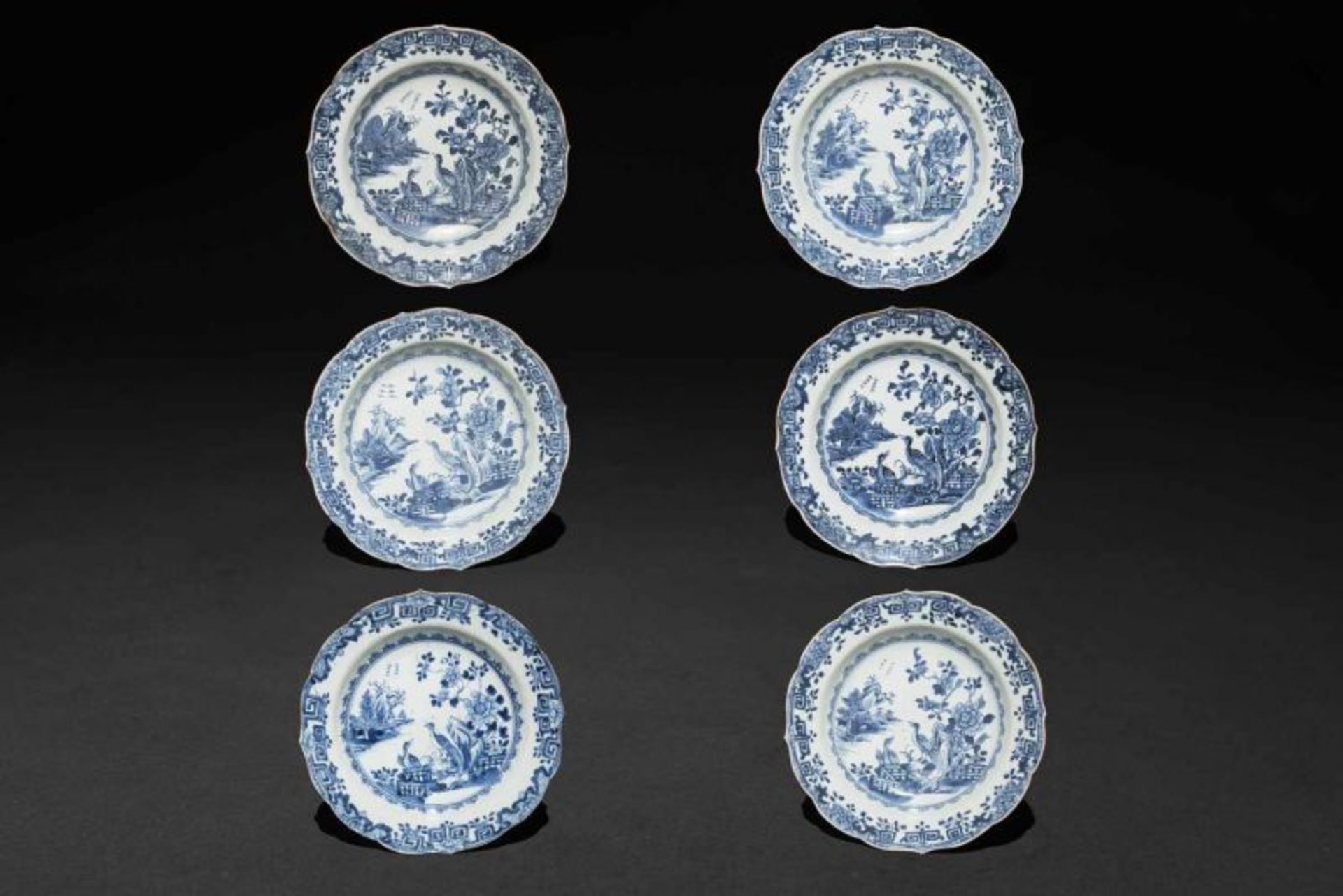 Conjunto de seis platos en porcelana china azul y blanca. Trabajo Chino, Siglo XVIIIDecorado con