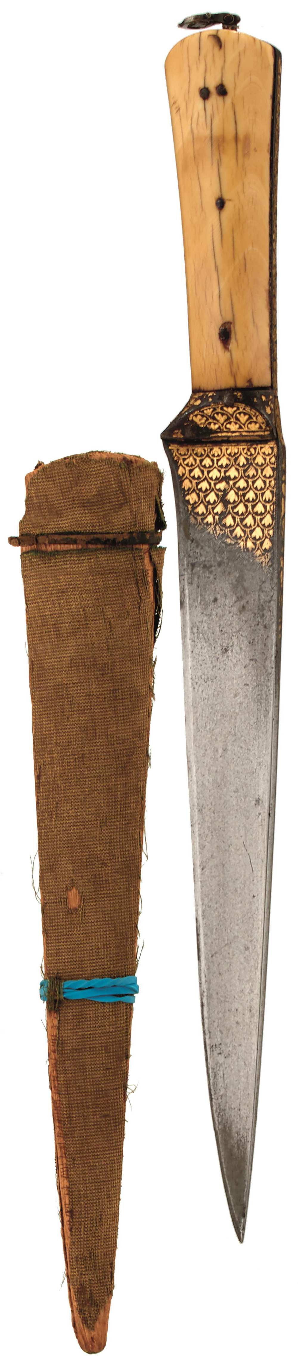 A LATE 18TH CENTURY INDIAN KARD, 23cm blade with single short fuller to the left side, punched dot