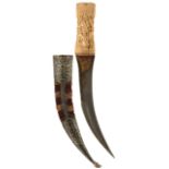 A FINE OTTOMAN QAJAR JAMBIYA, 27cm sharply curved Wootz damascus blade and being hollow ground to