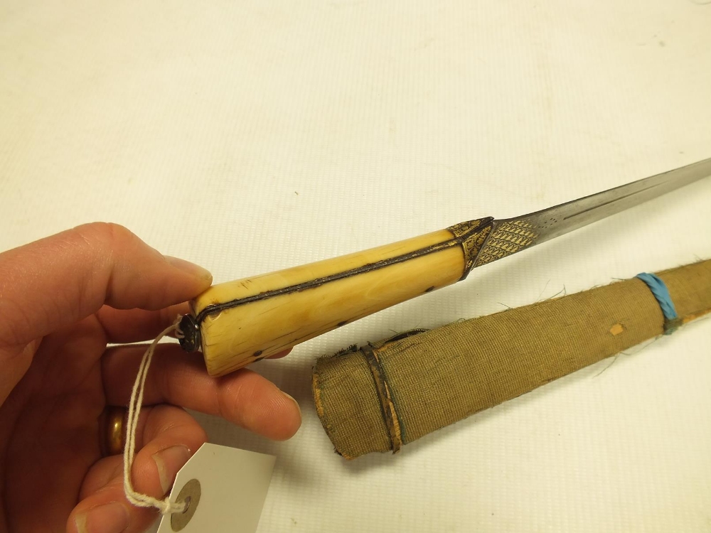 A LATE 18TH CENTURY INDIAN KARD, 23cm blade with single short fuller to the left side, punched dot - Image 8 of 12