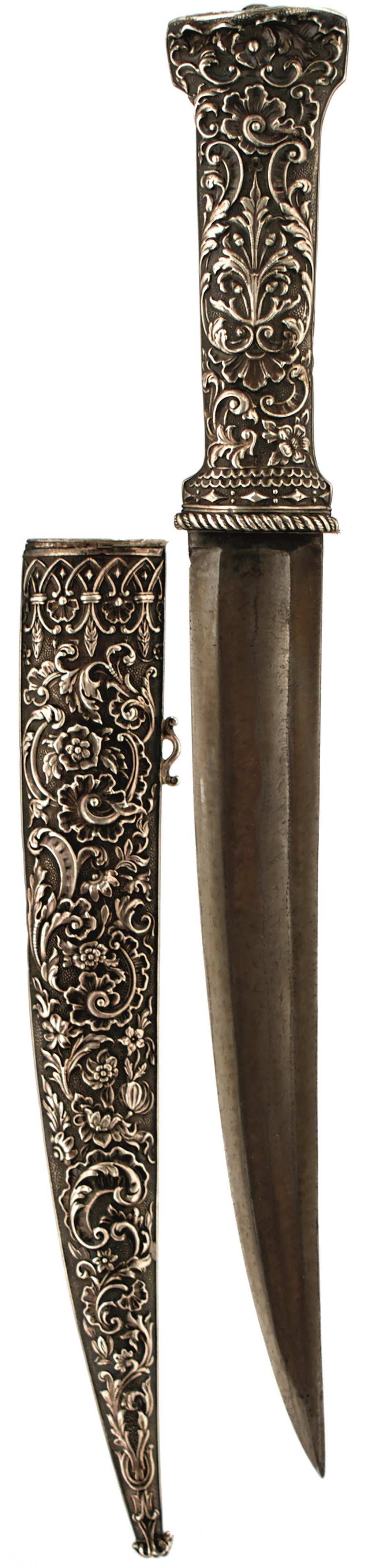 A FINE QUALITY 19TH CENTURY EUROPEAN MADE OTTOMAN JAMBIYA, 21cm damascus blade with broad shallow