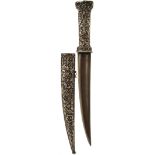 A FINE QUALITY 19TH CENTURY EUROPEAN MADE OTTOMAN JAMBIYA, 21cm damascus blade with broad shallow