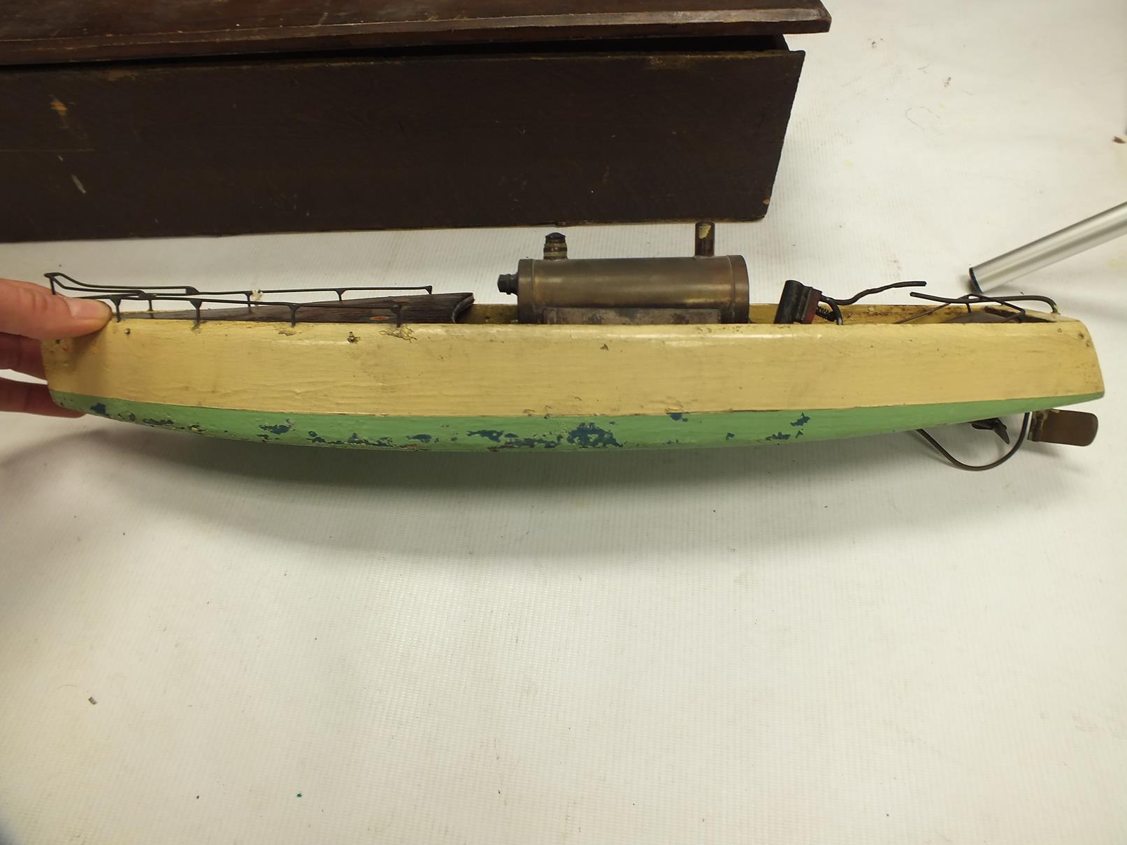 A BOWMAN HOBBIES STEAM SPEEDBOAT "SNIPE", with steam mechanism, the hull painted cream and green ( - Image 9 of 10