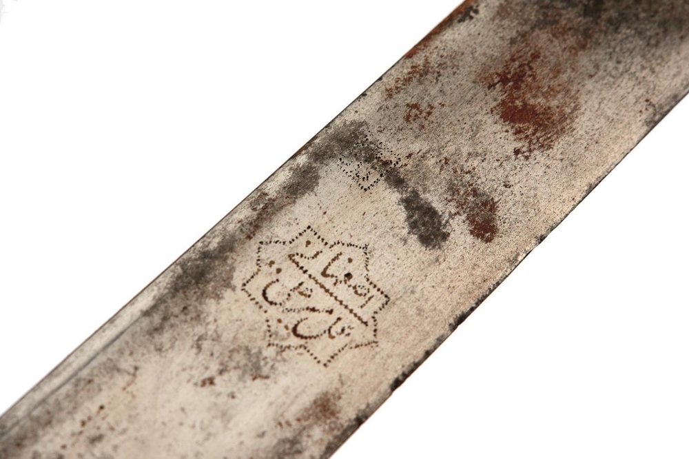 AN 18TH CENTURY INDIAN SHAMSHIR, 81.5cm sharply curved blade incised with three inscriptions in - Image 4 of 37