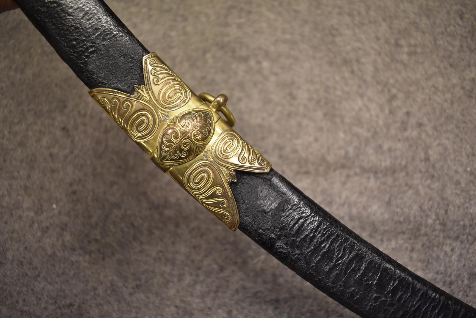 A GEORGIAN IRISH MILITIA PRESENTATION SABRE BY PROSSER, 80cm curved blade frost etched and decorated - Image 6 of 17